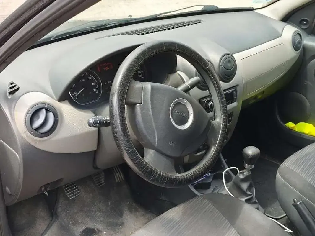 Usado Dacia Logan Ambiance 75 CV (55 kW) 2010 Azul Utilitario