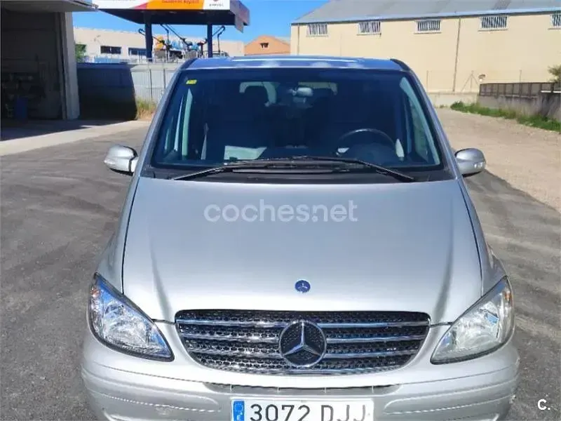 Usado Mercedes Viano 150 CV (110 kW) 2005 Gris / plata Monovolumen