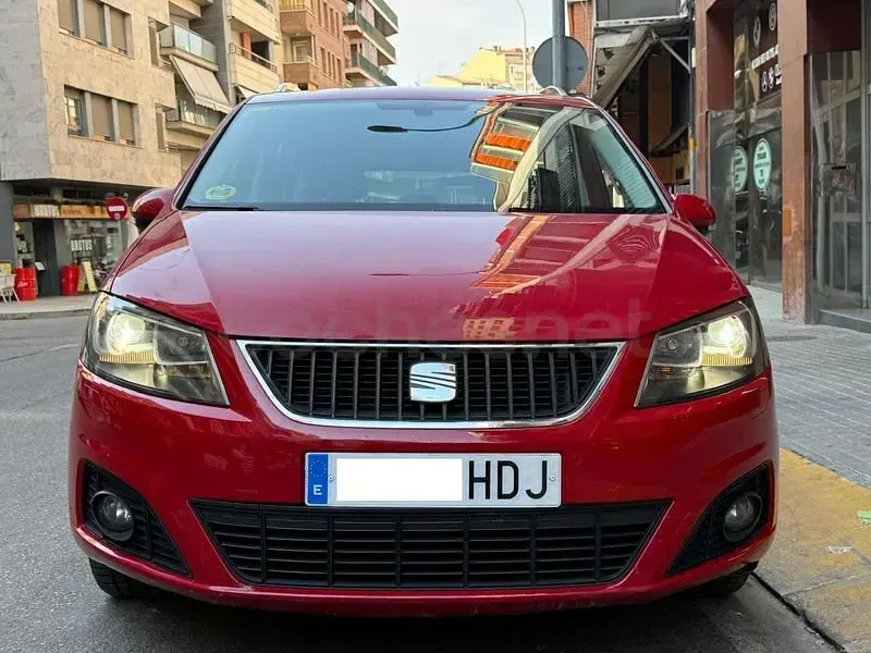 Usado Seat Alhambra Ecomotive 170 CV (125 kW) 2011 Rojo Monovolumen