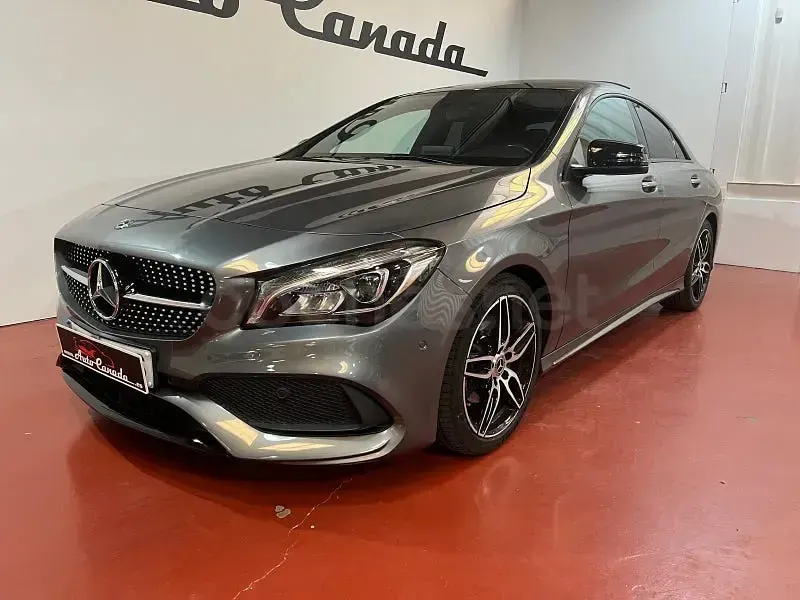 Usado Mercedes CLA200 156 CV (114 kW) 2018 Gris / plata Berlina