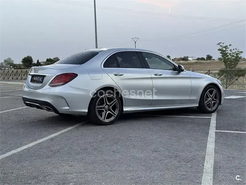 Usado Mercedes C300e 306 CV (225 kW) 2020 Gris / plata Berlina