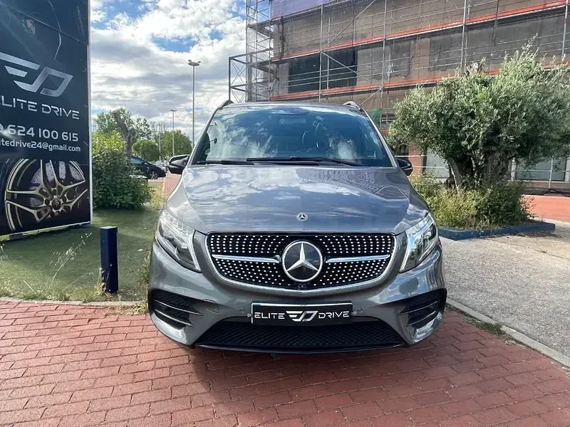 Usado Mercedes V300 Exclusive 239 CV (175 kW) 2015 Gris / plata Monovolumen