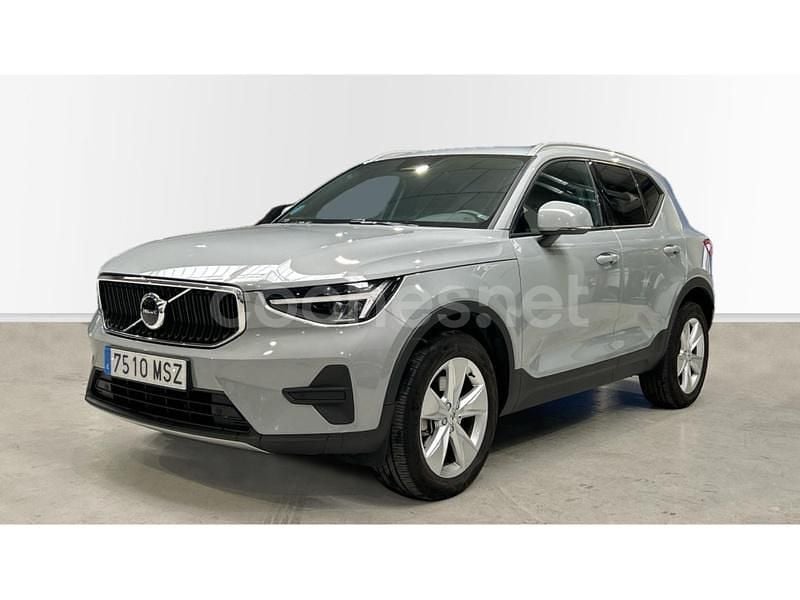Gris Usado 2024 Volvo XC40 Core SUV | 36.900 € (Caro) - Imagen 1/4