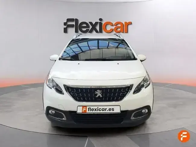 Usado Peugeot 2008 Active 100 CV (73 kW) 2019 Blanco SUV