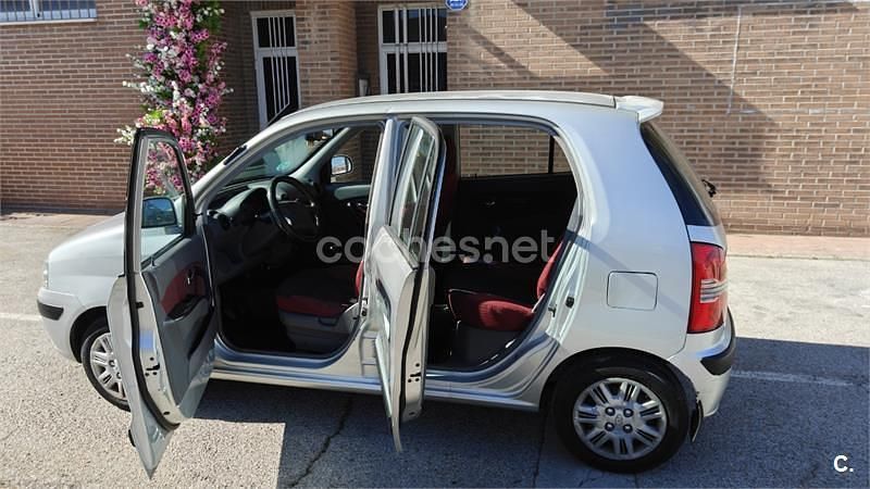 Usado Hyundai Atos GLS 59 CV (43 kW) 2006 Gris / plata Utilitario