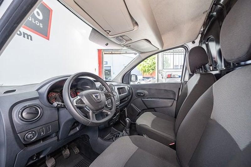 Usado Dacia Dokker Essentiel 107 CV (78 kW) 2021 Blanco Monovolumen