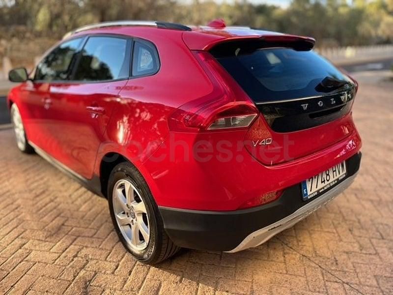 Usado Volvo V40 CC Kinetic 115 CV (84 kW) 2014 Rojo Familiar