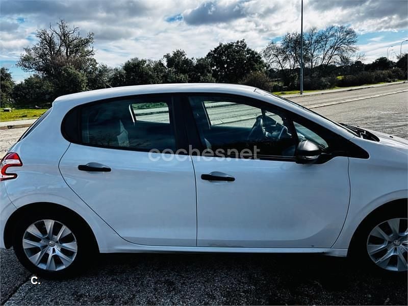 Usado Peugeot 208 Access 68 CV (50 kW) 2014 Blanco Utilitario