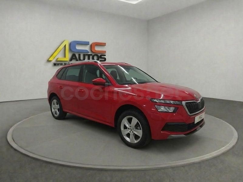 Usado Skoda Kamiq Active 110 CV (80 kW) 2020 Rojo SUV