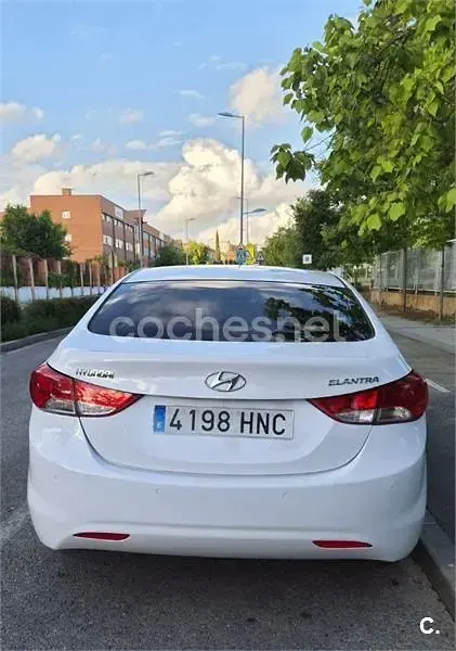 Usado Hyundai Elantra GLS 132 CV (97 kW) 2012 Blanco Berlina