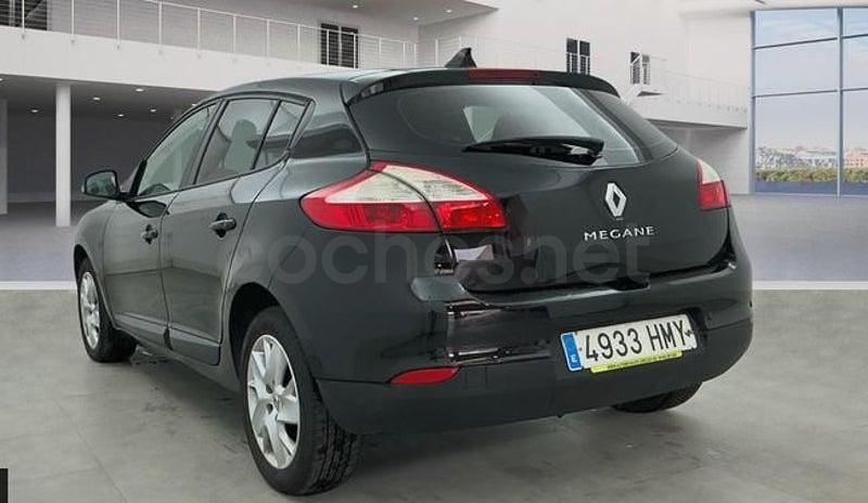 Usado Renault Mégane Dynamique 115 CV (84 kW) 2012 Negro Berlina