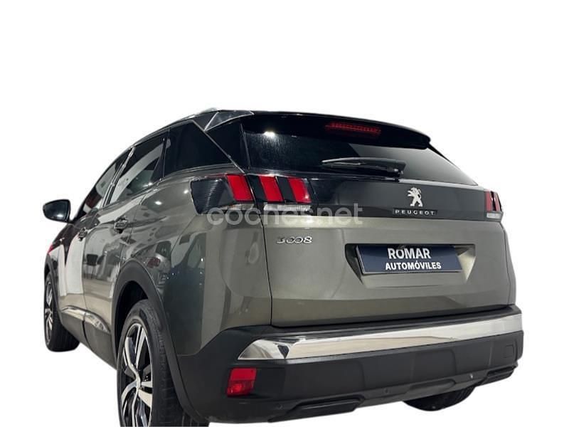 Usado Peugeot 3008 Allure 120 CV (88 kW) 2017 Verde SUV