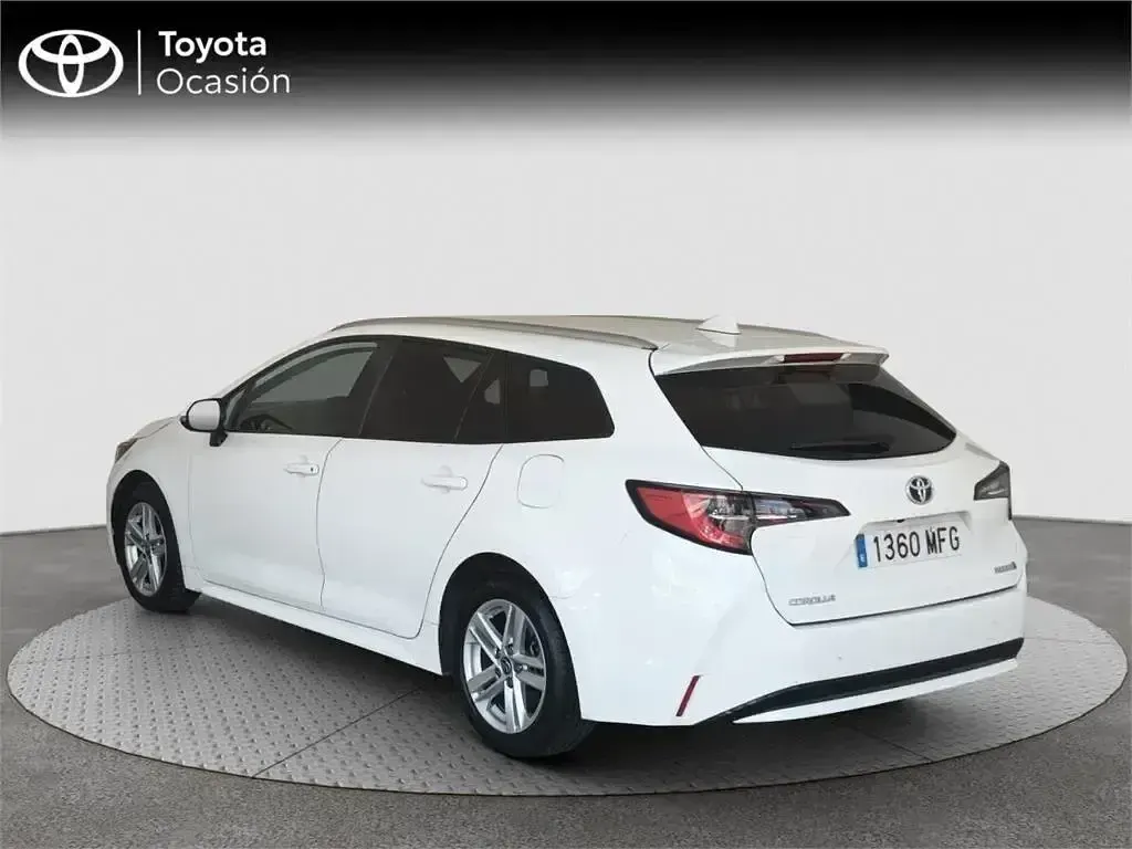 Usado Toyota Corolla Active 122 CV (89 kW) 2023 Blanco Familiar
