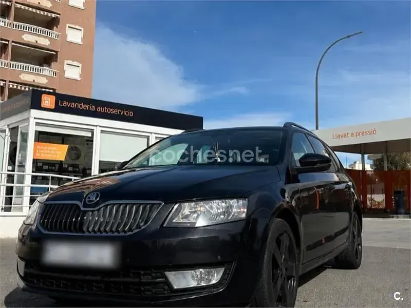 Usado Skoda Octavia 150 CV (110 kW) 2016 Negro Familiar
