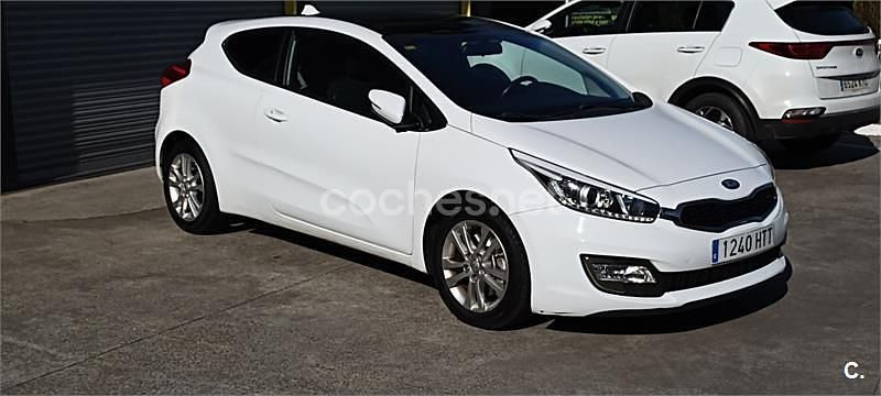 Blanco Usado 2013 Kia ProCeed Utilitario | 6900 € (Buen precio) - Imagen 1/4