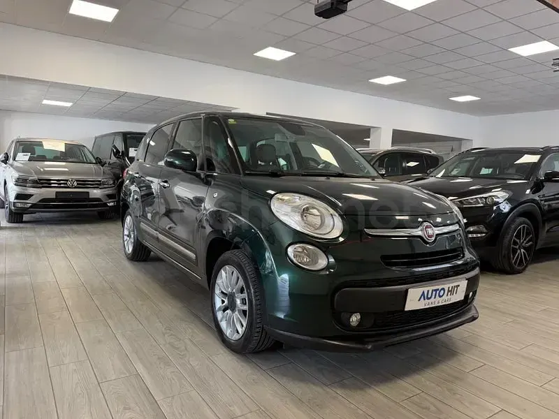 Usado Fiat 500L Lounge 85 CV (62 kW) 2014 Verde Monovolumen