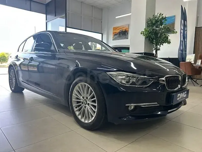 Usado BMW 318 143 CV (105 kW) 2014 Azul Berlina