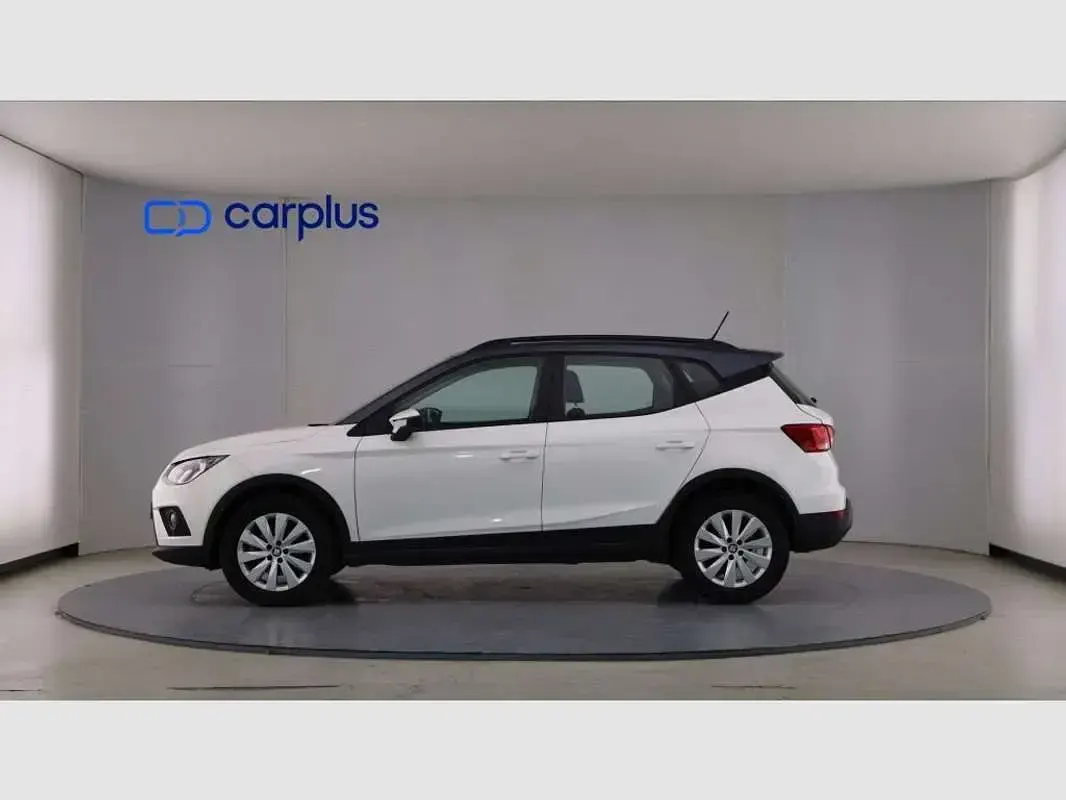 Usado Seat Arona Style 110 CV (80 kW) 2021 Gris SUV