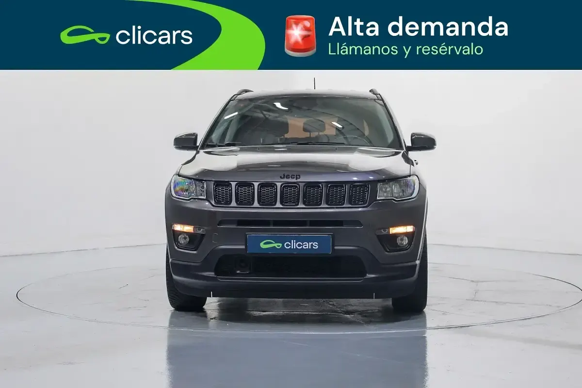 Usado Jeep Compass Night Eagle 140 CV (102 kW) 2019 Gris SUV