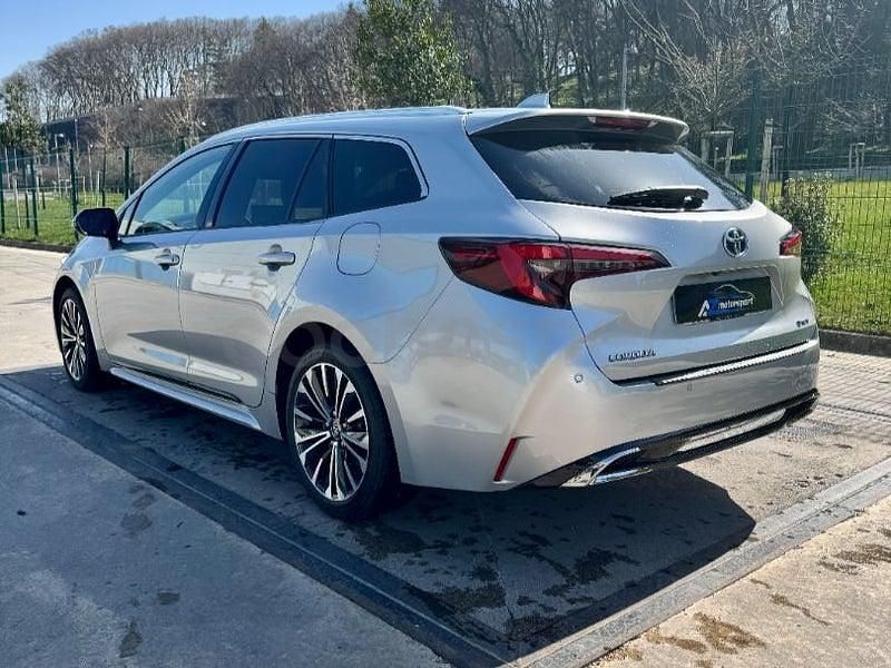 Usado Toyota Corolla Sport 140 CV (102 kW) 2024 Gris / plata Familiar