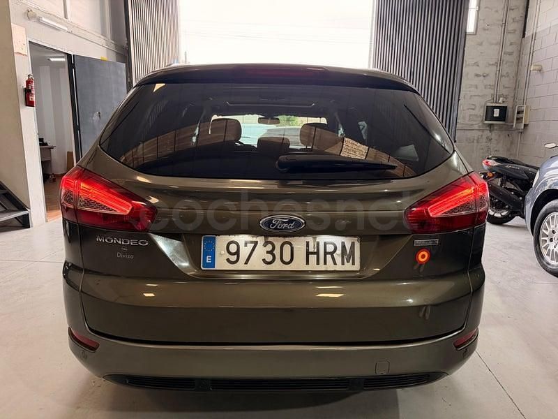 Usado Ford Mondeo Limited 115 CV (84 kW) 2013 Verde Familiar