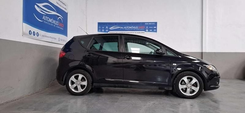 Usado Seat Altea 105 CV (77 kW) 2006 Negro Monovolumen