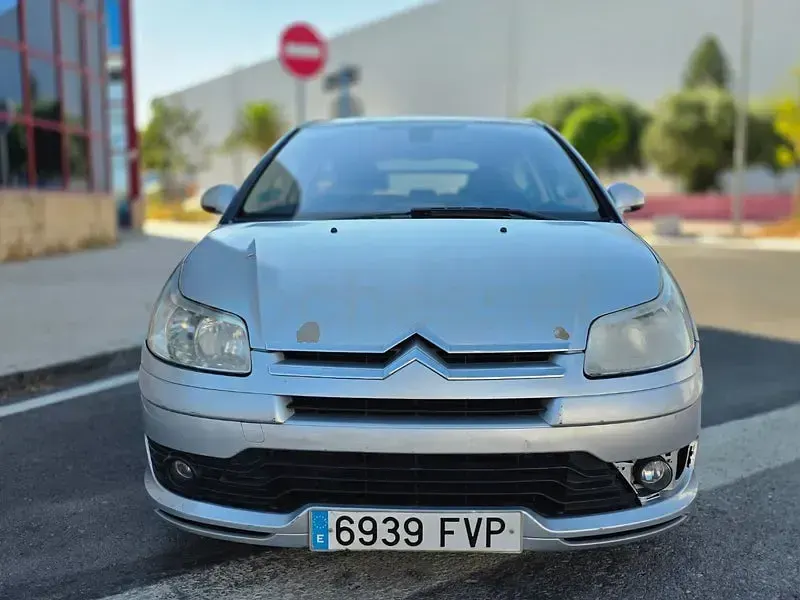 Usado Citroën C4 VTR Sport 110 CV (80 kW) 2007 Gris / plata Berlina