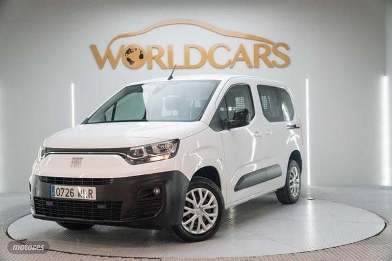 Usado Fiat Doblò 102 CV (75 kW) 2023 Blanco Monovolumen