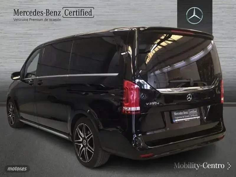 Usado Mercedes V250 Avantgarde 2023 Negro Monovolumen