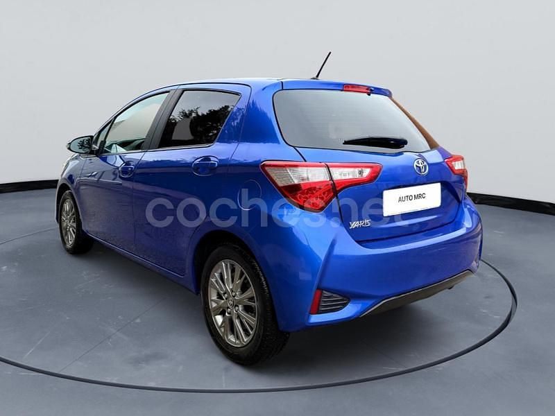 Usado Toyota Yaris Active 69 CV (50 kW) 2019 Azul Berlina