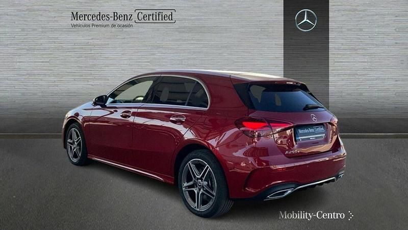 Usado Mercedes A250 217 CV (159 kW) 2024 Manufaktur rojo patagonia metalizado Utilitario