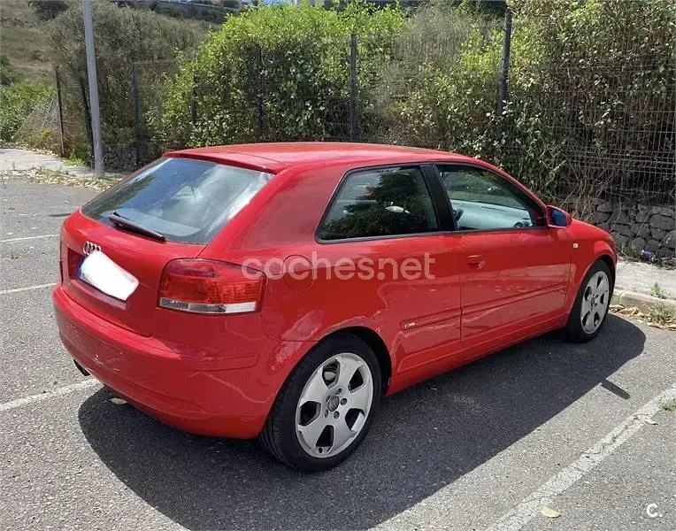 Usado Audi A3 Ambition 150 CV (110 kW) 2005 Rojo Utilitario