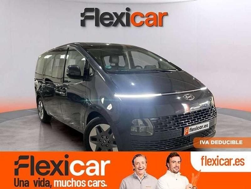 Usado Hyundai Staria 177 CV (130 kW) 2023 Gris Monovolumen