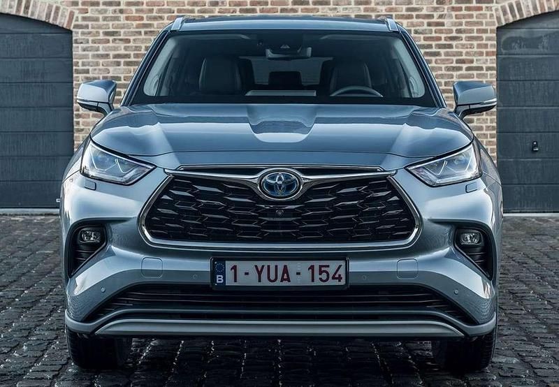 Usado Toyota Highlander Advance 247 CV (181 kW) 2021 Gris SUV