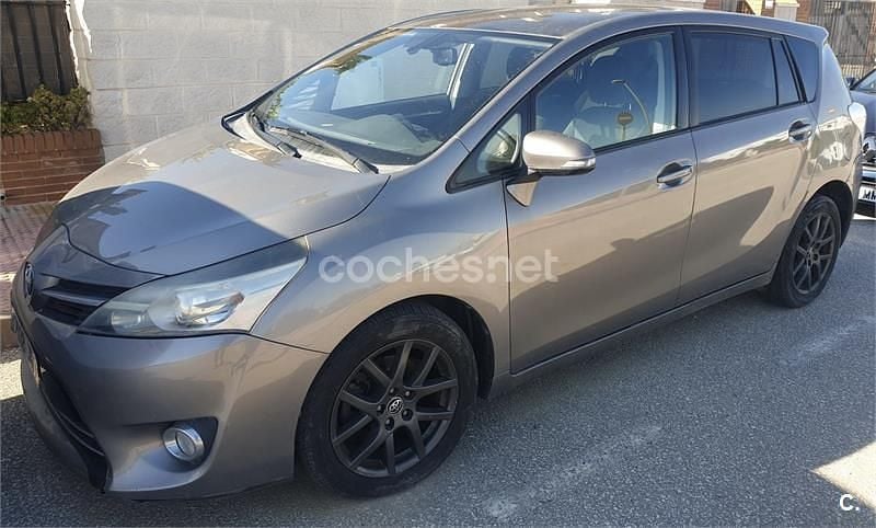 Usado Toyota Verso Advance 112 CV (82 kW) 2016 Gris / plata Monovolumen