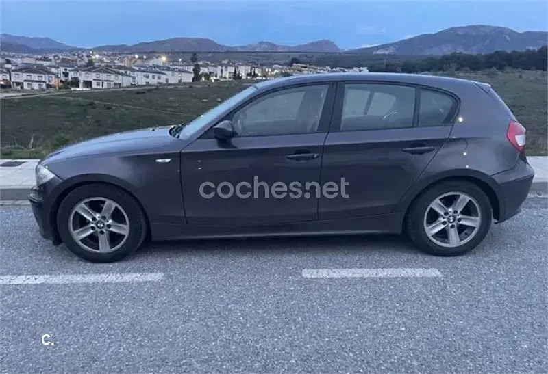 Usado BMW 118 122 CV (89 kW) 2005 Gris / plata Utilitario