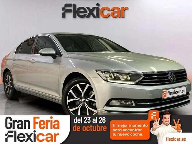 Usado VW Passat Advance 150 CV (110 kW) 2019 Gris Familiar