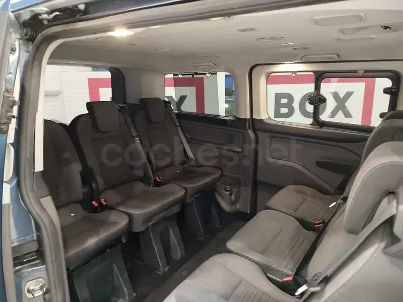 Usado Ford Tourneo Titanium 150 CV (110 kW) 2022 Azul Monovolumen