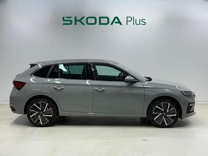 Usado Skoda Scala 150 CV (110 kW) 2025 Gris Utilitario
