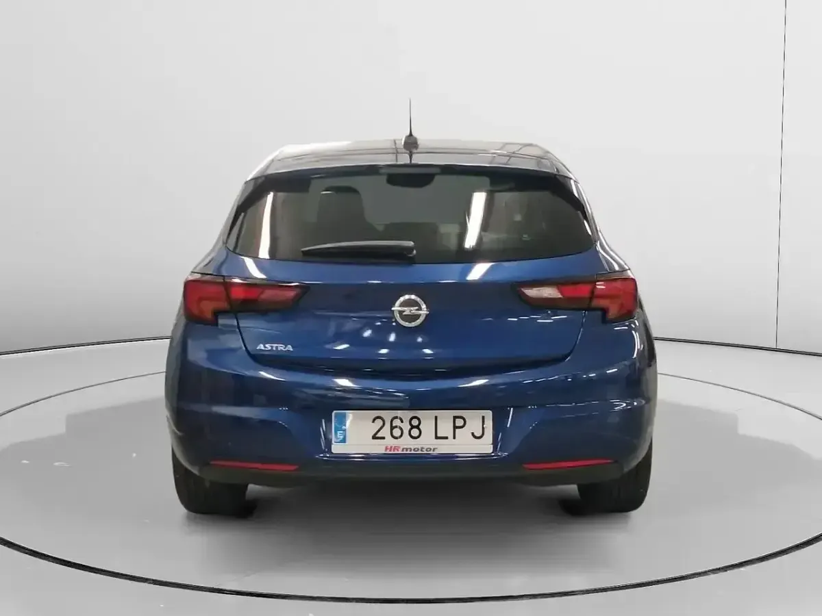 Usado Opel Astra GS Line 110 CV (80 kW) 2021 Azul Berlina
