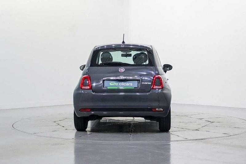 Usado Fiat 500 71 CV (52 kW) 2022 Gris Utilitario