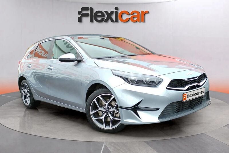 Gris Usado 2022 Kia Ceed Berlina | 15.690 € (Precio justo) - Imagen 1/4
