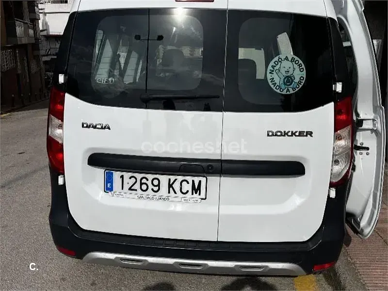 Usado Dacia Dokker Stepway 90 CV (66 kW) 2017 Blanco Monovolumen