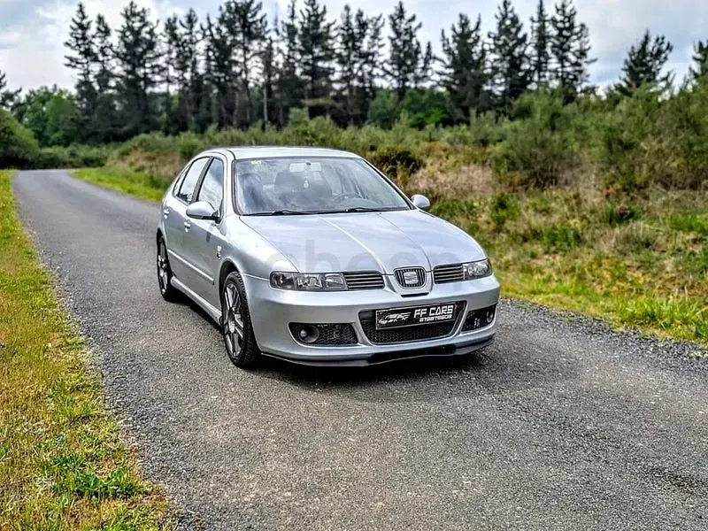 Usado Seat Leon 150 CV (110 kW) 2005 Gris / plata Utilitario