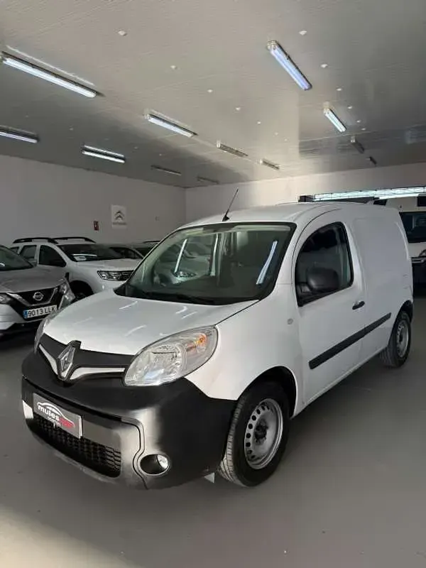 Usado Renault Kangoo 95 CV (69 kW) 2021 Blanco Monovolumen