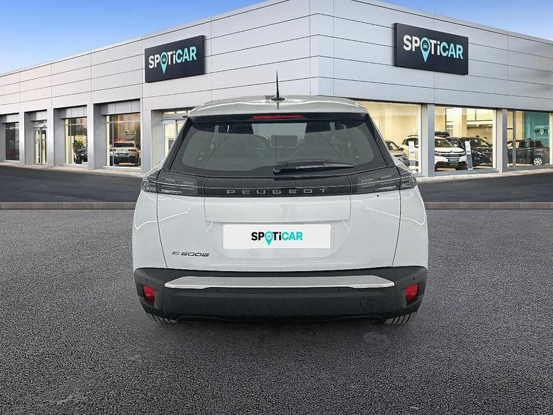 Usado Peugeot e-2008 Active 114 kW (156 CV) 2023 Blanco SUV