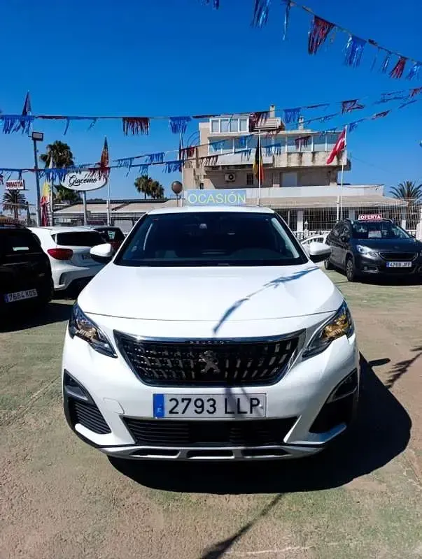 Usado Peugeot 3008 Active 131 CV (96 kW) 2021 Blanco SUV