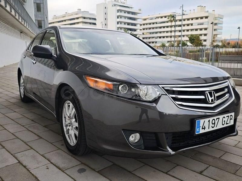 Usado Honda Accord Elegance 156 CV (114 kW) 2010 Gris / plata Berlina
