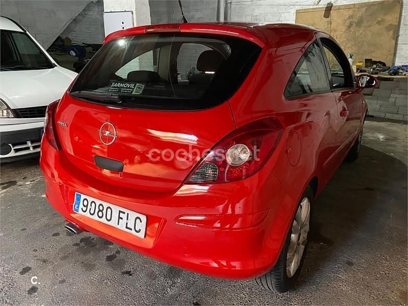 Usado Opel Corsa Enjoy 90 CV (66 kW) 2007 Rojo Utilitario