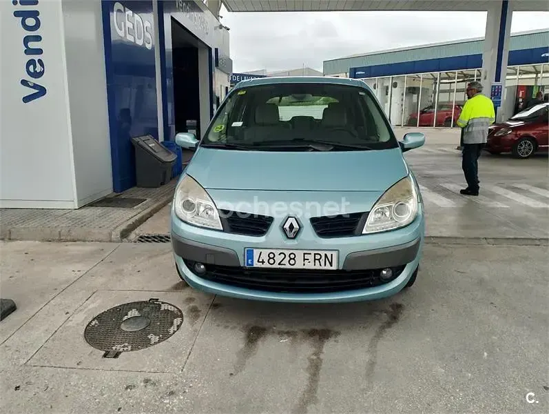 Usado Renault Scenic E-Tech 105 CV (77 kW) 2007 Gris / plata Monovolumen
